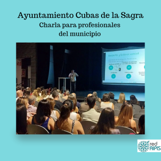 imagen de la charla, donde se ve al publico y al ponente